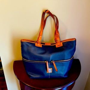 Dooney & Bourke shoulder bag